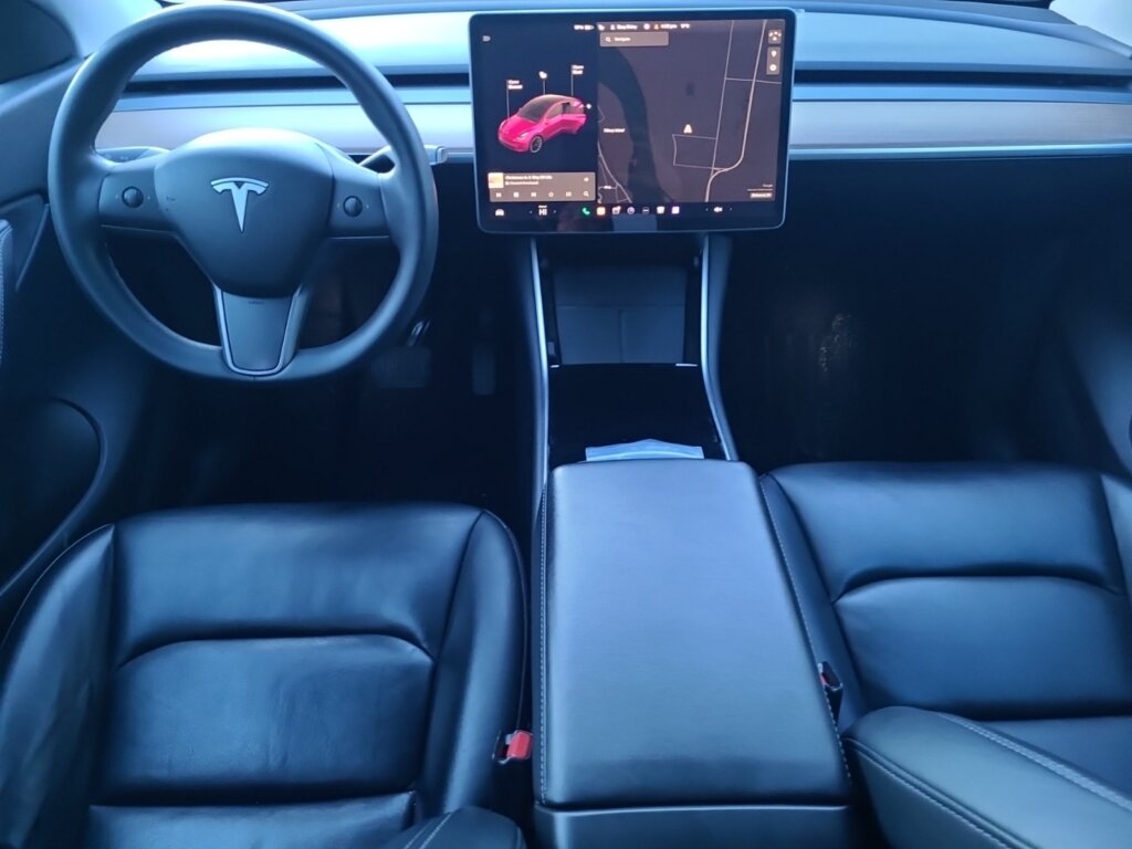 M9500-interior-display.jpeg