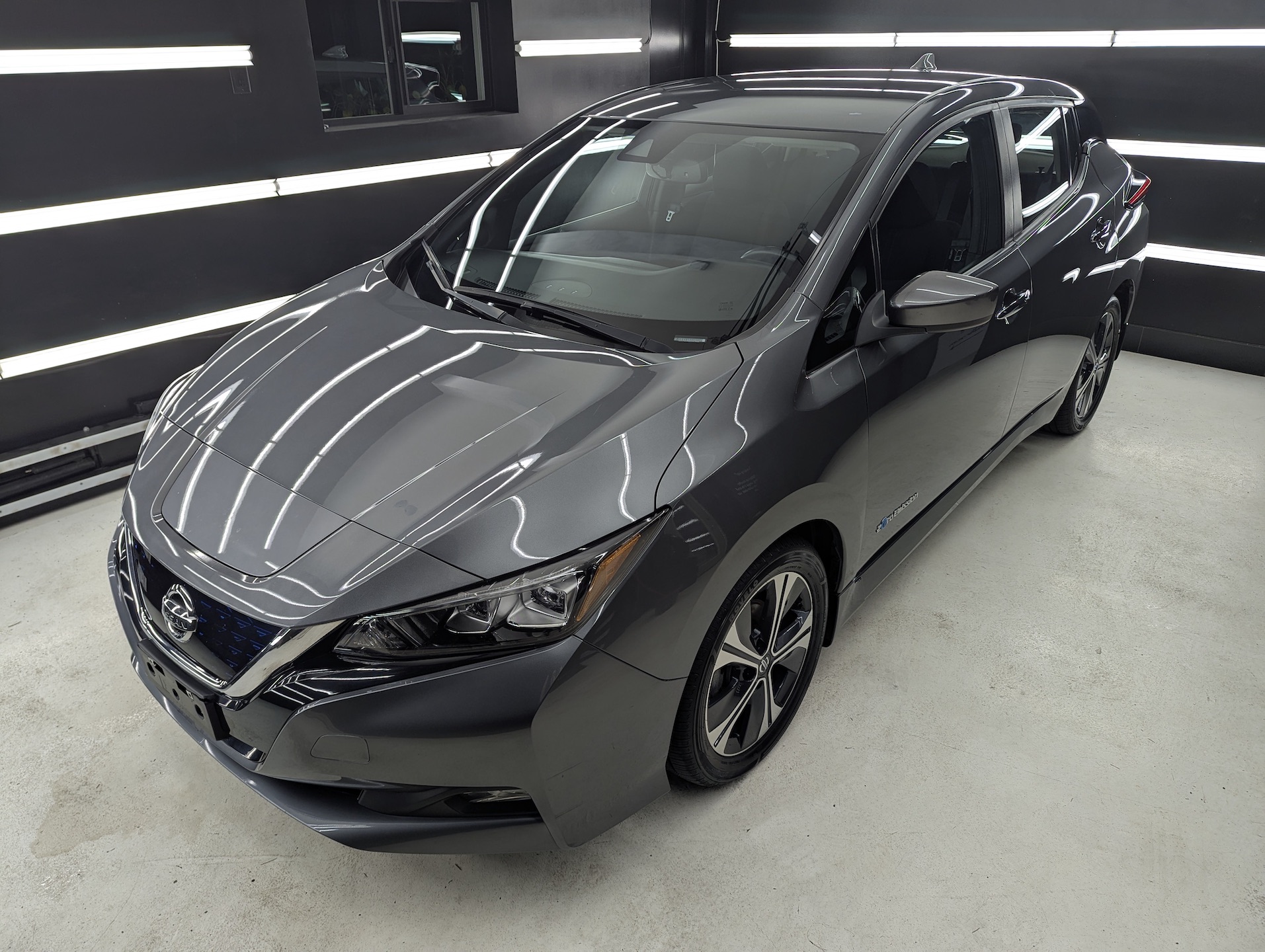 2019 Nissan Leaf SV Grey