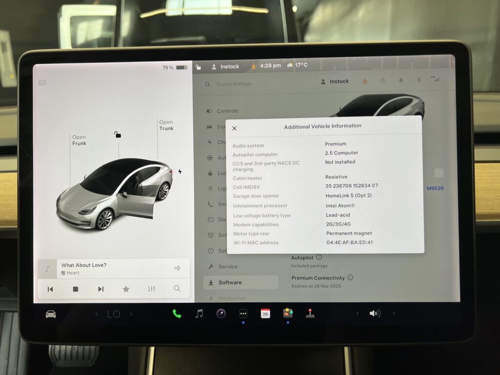 M9526-Silver-2018-Tesla-Model-3-LR6.jpg