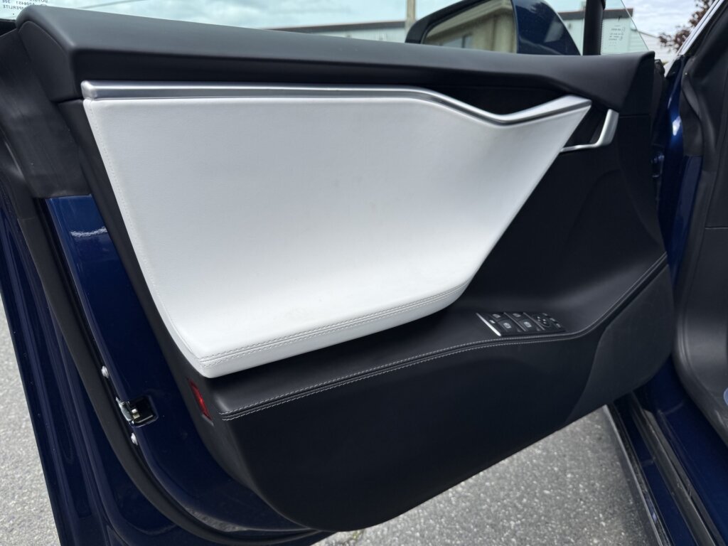 M9534-Tesla-Model-S-Motorize-72.jpeg