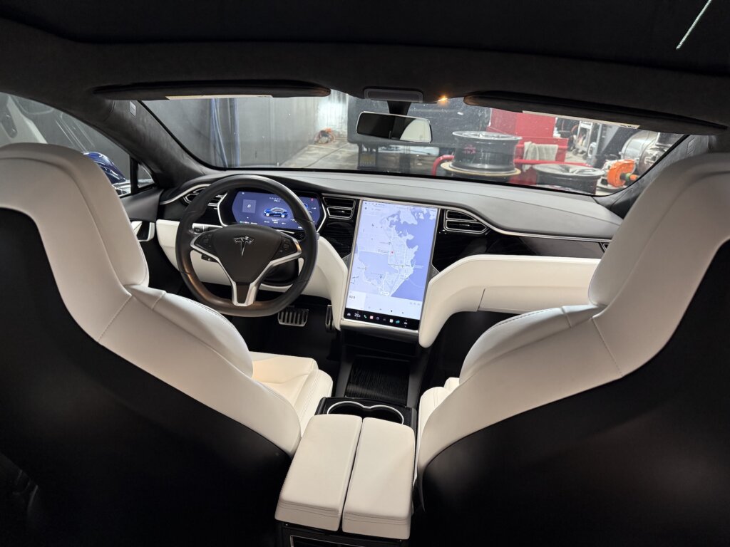 M9534-Tesla-Model-S-Motorize-814.jpeg