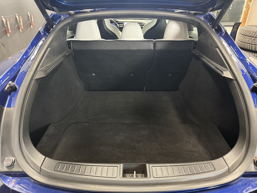 M9534-Tesla-Model-S-Motorize-817.jpeg
