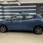M9538-2011-Nissan-Leaf-Blue2.jpeg
